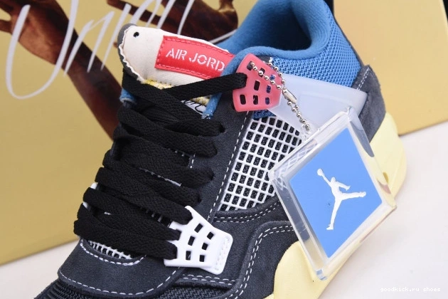 4 NOIR AIR DC9533-001 RETRO OFF UNION JORDAN 0725